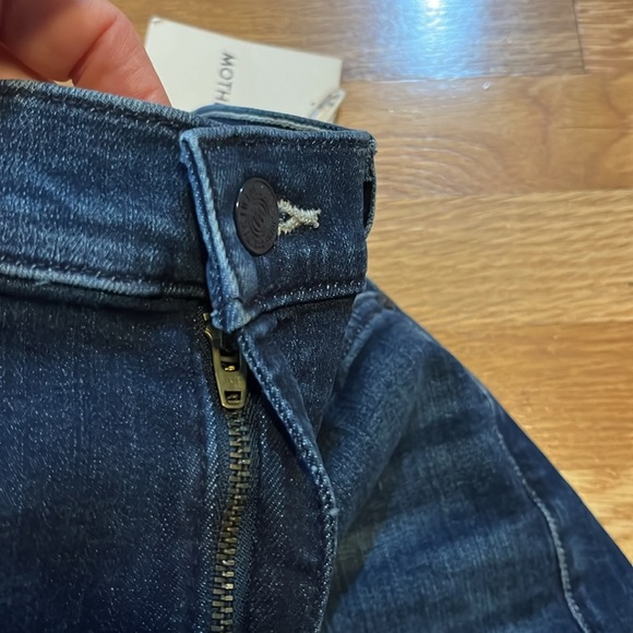 MOTHER The Weekender Fray Size 32 NWT - Picture 6 of 13